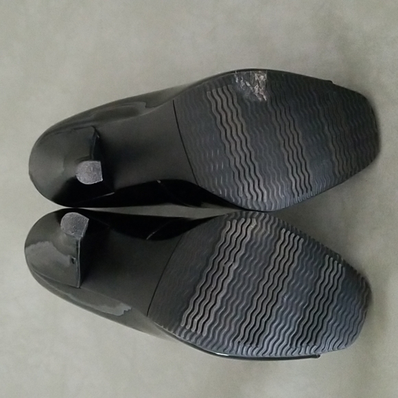 👠 PATENT LEATHER PUMPS 👠 - Picture 5 of 8